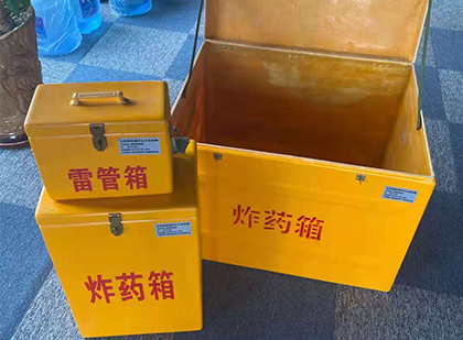 振安玻璃雷管箱生产标准全解析：安全、性能与合规的基石